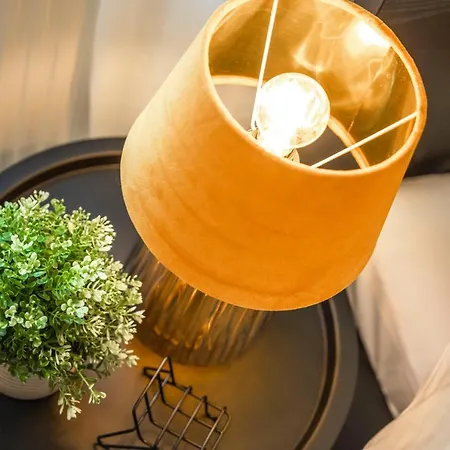 Modern & Stylish For 4: Kitchen