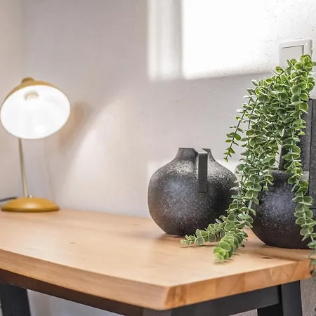 Modern & Stylish For 4: Kitchen *